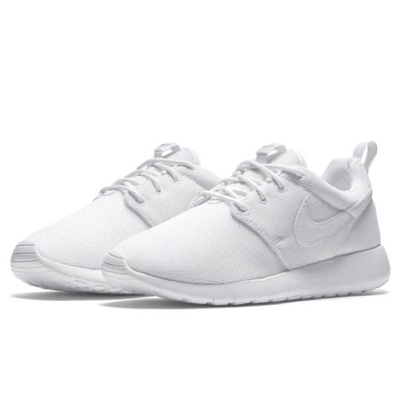 Nike Other - Nike Roshe Youth/Women’s